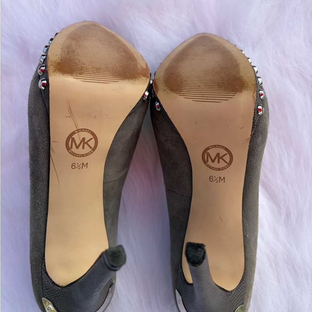 Michael Kors Women's Suede Gray Heels - Picture 5 of 8
